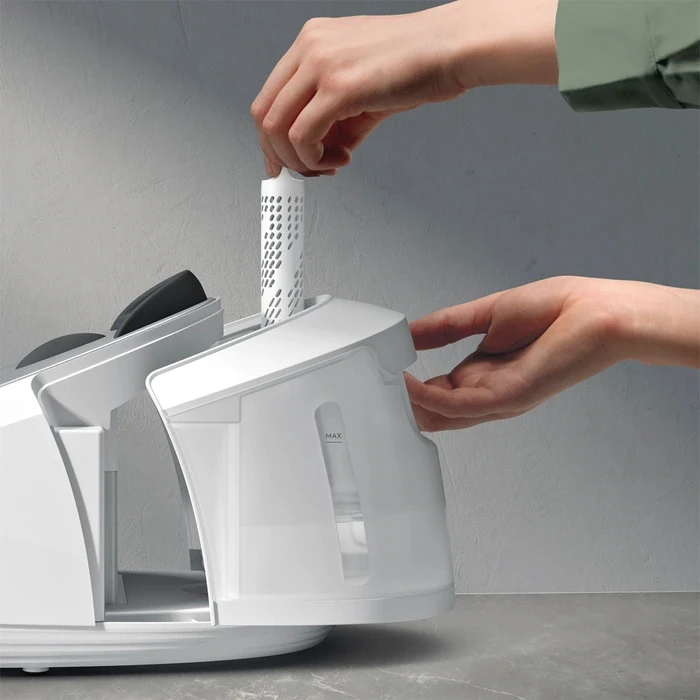 اتو مخزن دار آاگ مدل AEG ST6-1-8EG